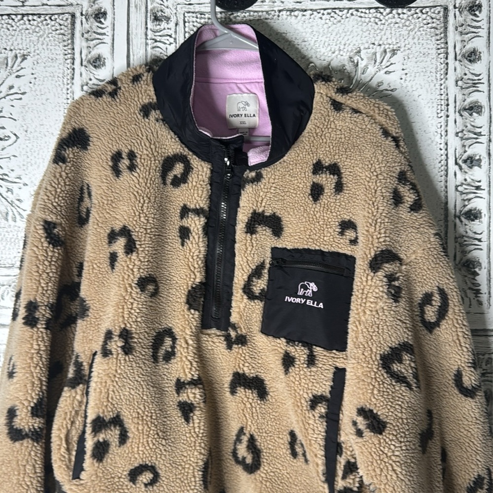 Ivory Ella 1/4 Zip Pullover Leopard - Picture 2 of 9